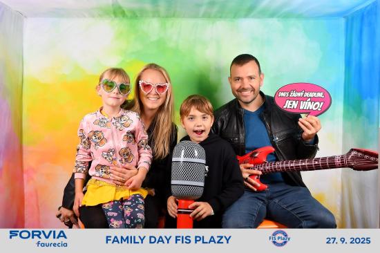 Fotografie z alba firemni-rodinny-den-forvia-2025,-areal-spolecnosti