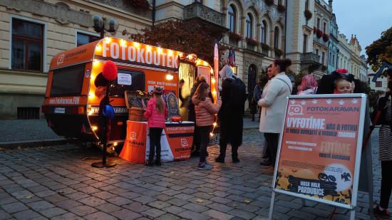 Galerie S fotokaravanem na akci MaskWalk v Pardubicích 2024