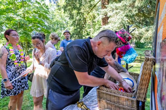 Galerie S fotokaravanem na svatbě Pavly a Michala, Zámek Skřivany