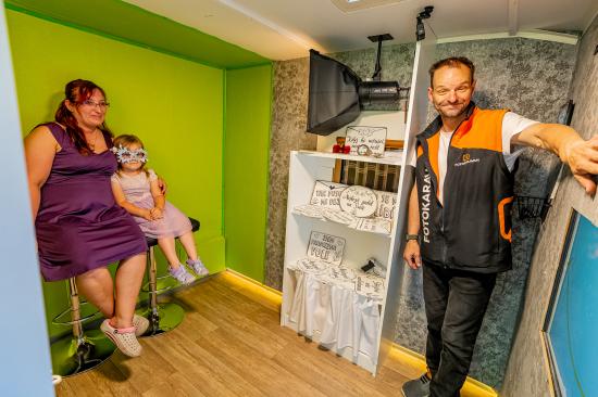Galerie S fotokaravanem na svatbě Pavly a Michala, Zámek Skřivany