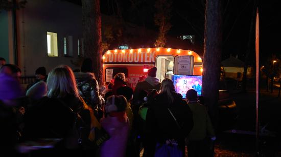 Galerie S fotokaravanem na vánočních trzích ZŠ Řevnice 2024